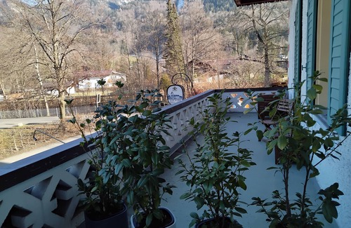 Hohenaschau im Chiemgau Apartment | Cozy apartment with bay window in the Weber family's Haus zur Burg (Ap108)