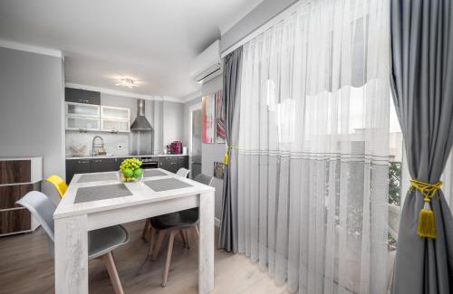 Mont Boron Apartment | Cozy Appartement close to Port of Nice