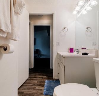 Golden Glades - The Woods Apartment | Cozy Apt min to Mayo Beaches Free Wi-Fi Coffee Tea