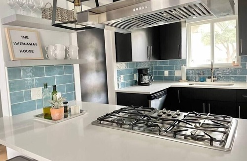 North Austin Civic Association House | Cozy ATX Treasure. Private Yard + Patio