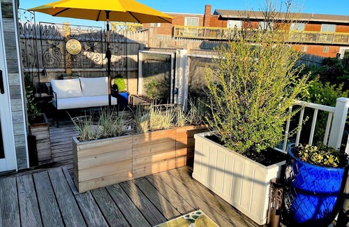 Provincetown Condo | Cozy Bayside Cottage With Huge Outdoor Living Space and Private Beach (2313)