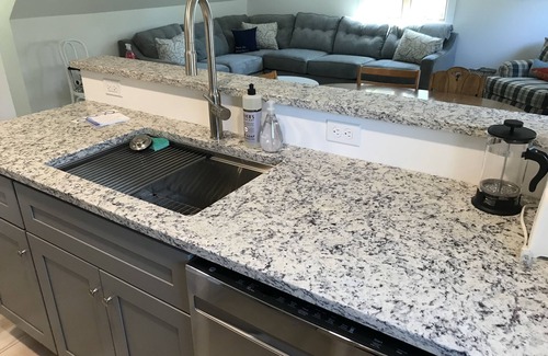 Ocean Park Apartment | Cozy beach apartment steps from the ocean, Kinney Shores, ME. Newly renovated!