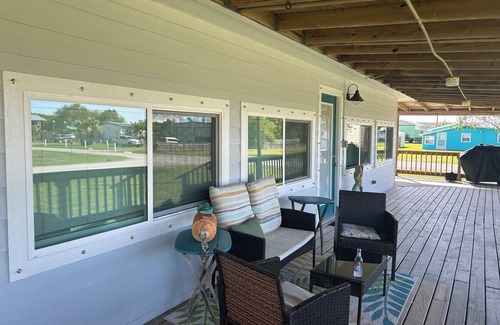 Port Lavaca House | Cozy beach cottage in Magnolia