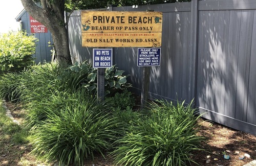 Westbrook Center Cottage | Cozy beach cottage. Less than a 2minute walk to the beach.