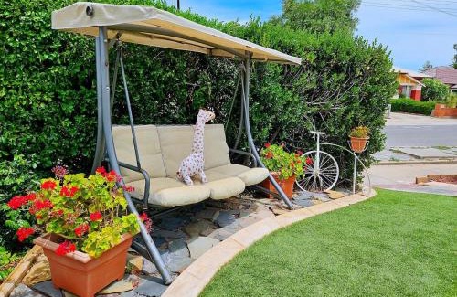 Largs North House | Cozy Beach Cottage Steps from Beach Jetty