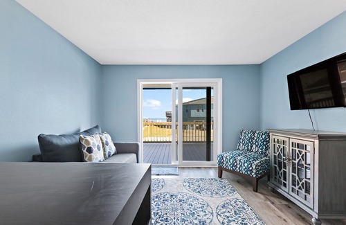 Melbourne Beach Resort | Cozy Beach Escape -saltwater pool - Poolside Suite