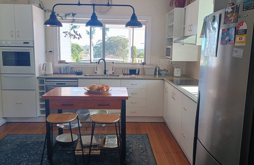 Woolgoolga House | Cozy beach house in the heart of town. Walk to beach and cafes