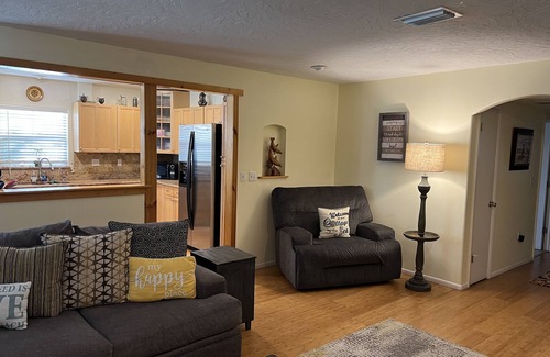 Palm Harbor House | * Cozy Beach House * Look No Further *