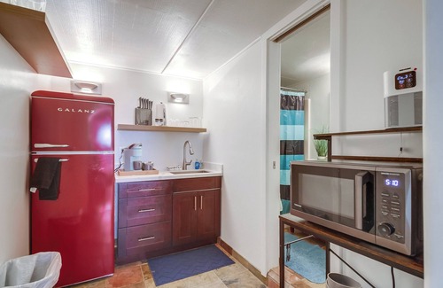 Ocean Beach Apartment | Cozy Beach Studio – Sleeps 2, Walk to Ocean