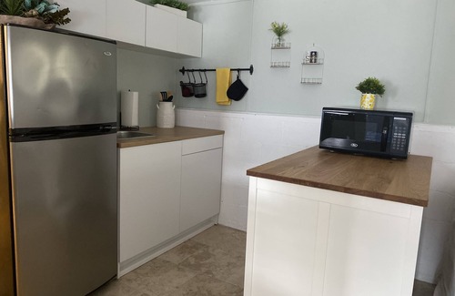 Neptune Beach Apartment | Cozy beach studio steps from the ocean!