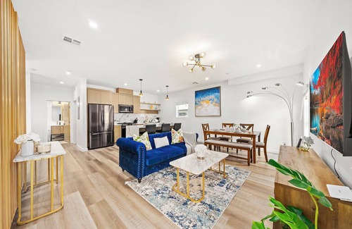Rampart Village House | Cozy Bedroom Los Angeles