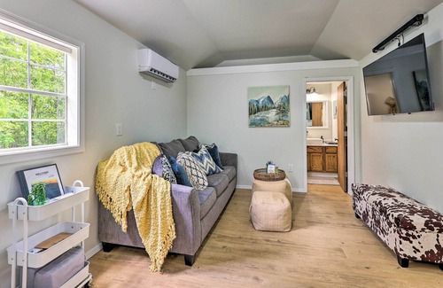 Bismarck Apartment | Cozy Bismarck Studio Cabin w/ Private Hot Tub