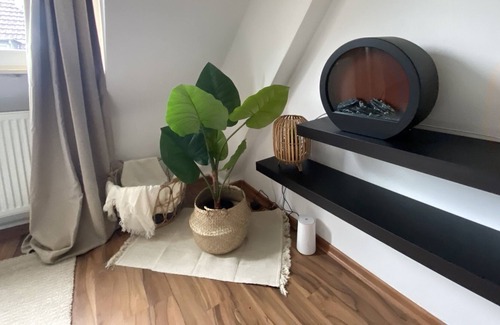 Krefeld Condo | Cozy boho apartment with Netflix & high-speed wifi