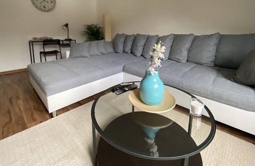 Krefeld Condo | Cozy boho apartment with Netflix & high-speed wifi
