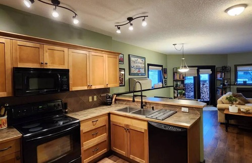 East Kootenay Condo | Cozy bottom floor condo located minutes away from the Radium hot pools!