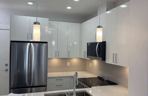 Abbotsford Condo | Cozy brand new 1 bedroom Condo , close to Hospital , UFV & downtown Abbotsford.