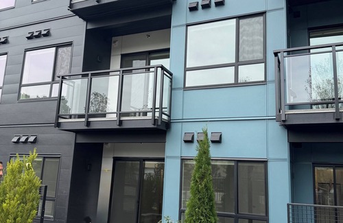 Abbotsford Condo | Cozy brand new 1 bedroom Condo , close to Hospital , UFV & downtown Abbotsford.