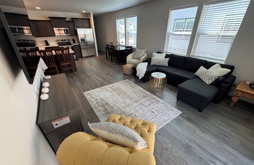 Thurston Condo | COZY!Brand New never lived in 3-bedroom Duplex in enjoyable Springfield with AC