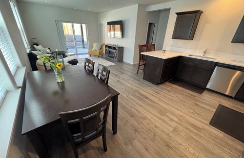 Thurston Condo | COZY!Brand New never lived in 3-bedroom Duplex in enjoyable Springfield with AC