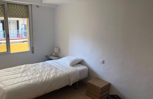 Port de Sagunt Apartment | Cozy Bright Central Apartment With Elevator And Balcony