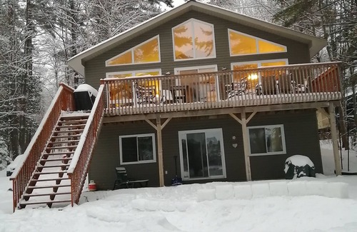 Lake of Bays Cottage | Cozy, bright cottage on quiet, motor-free lake.