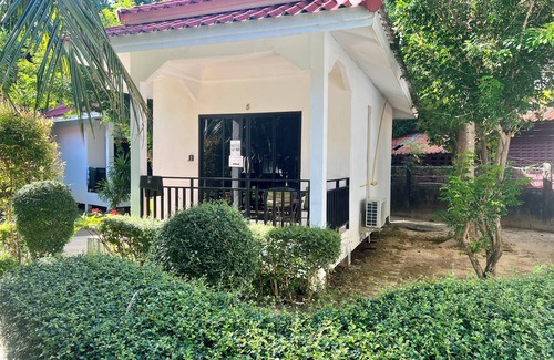 Ko Lanta House | Cozy bungalow in serene Koh Lanta with WiFi, AC