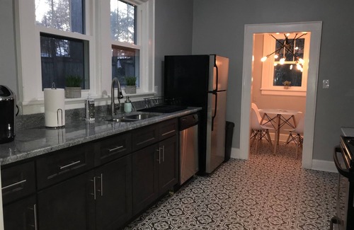 Durham House | Cozy Bungalow in the Heart of Durham, DPAC, Duke