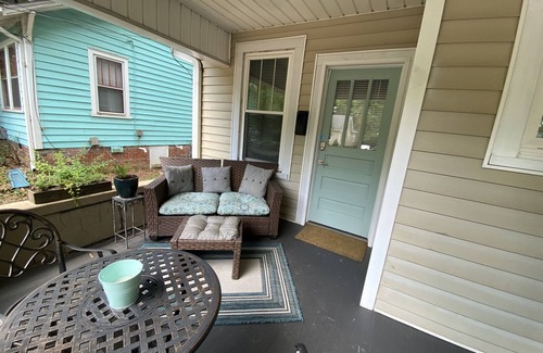 Durham House | Cozy Bungalow in the Heart of Durham, DPAC, Duke