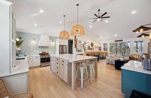 Sister Bay House | Cozy Cabana | Stylish Retreat in the Heart of Sister Bay