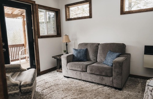 Kamiah House | Cozy Cabin, Beautiful Views, Great Location, Romantic Get Awag