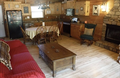Seneca Cabin | Cozy Cabin close to Clemson
