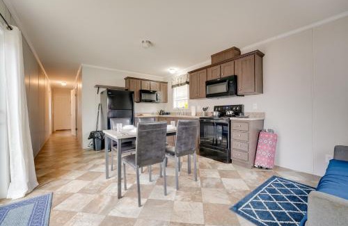 Cassopolis House | Cozy Cabin Community Pool and Lakefront Beach!