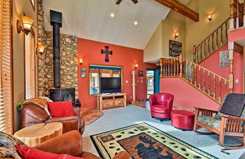 Red River House | Cozy Cabin Escape with Mtn Views Near the Red River!