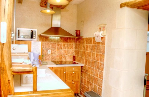 Mazieres-de-Touraine Cottage | Cozy cabin near woods, pet-friendly, private garden