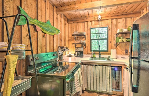 Lakemont Cabin | Cozy Cabin Getaway ~ 1 Mi to Lake Rabun Beach