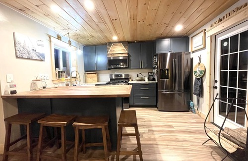 Adirondack Cabin | Cozy cabin in adorable Adirondack with Beaches and Mountains