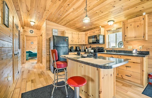 St George Cabin | Cozy Cabin in Parsons: Hike, Fish & Explore!