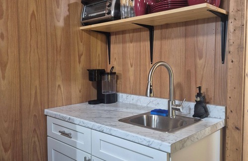 Ellijay Cabin | Cozy cabin in peaceful Ellijay with WiFi, AC
