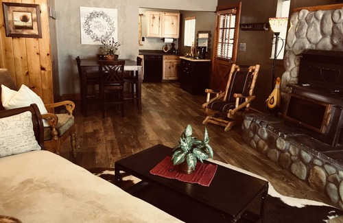 Ogden Cabin | Cozy Cabin Located on the Ogden River