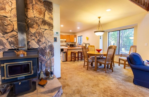Arnold Cabin | Cozy Cabin located near Bear Valley Ski Resort