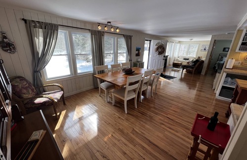 Sturgeon Bay Cabin | Cozy Cabin located minutes from Whitefish Dunes Park