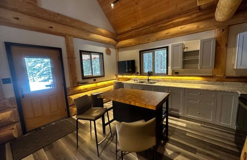 Golden Cabin | Cozy Cabin - log Cabin Luxury