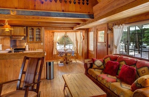 Tahoe City Cabin | Cozy Cabin Near Tahoe Park Beach