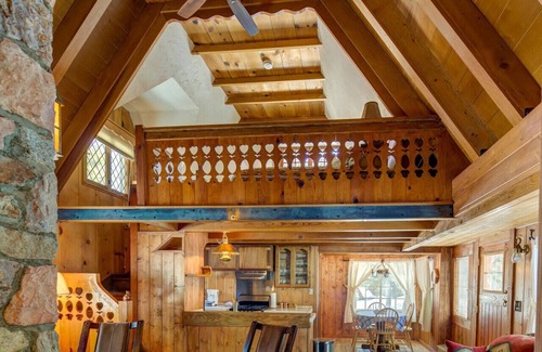 Tahoe City Cabin | Cozy Cabin Near Tahoe Park Beach