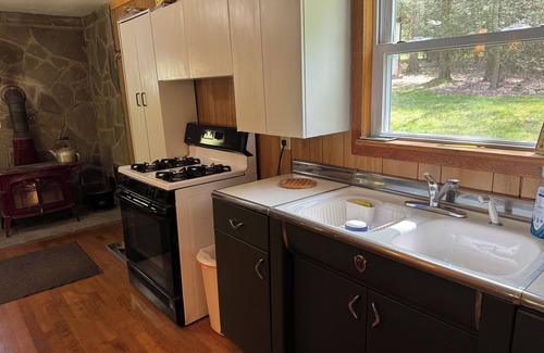 Warriors Mark Cabin | Cozy cabin nestled the woods