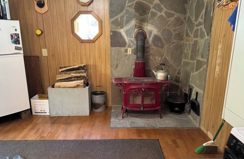 Warriors Mark Cabin | Cozy cabin nestled the woods