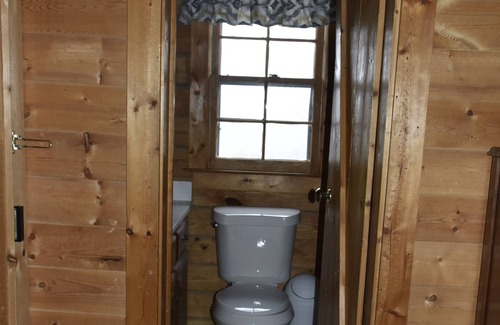 Pine Mountain Valley Cabin | Cozy cabin nestled atop Pine Mountain and FDR State