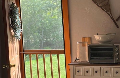 Twisp Cabin | Cozy cabin on the Twisp River. Just 5 minutes from town on Twisp River