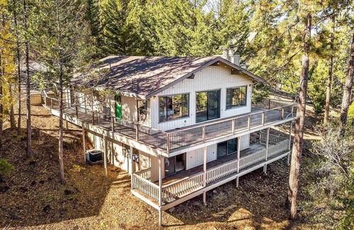 Groveland House | Cozy cabin retreat near Yosemite