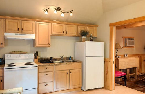 Bar Harbor Apartment | Cozy Cabin Stay Acadia Cabin 3